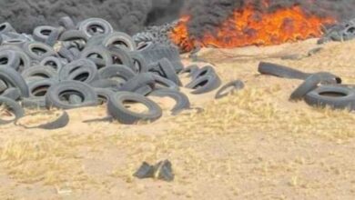 4 فرق إطفاء تتعامل مع حريق نشب في مردم الإطارات بمنطقة السالمي