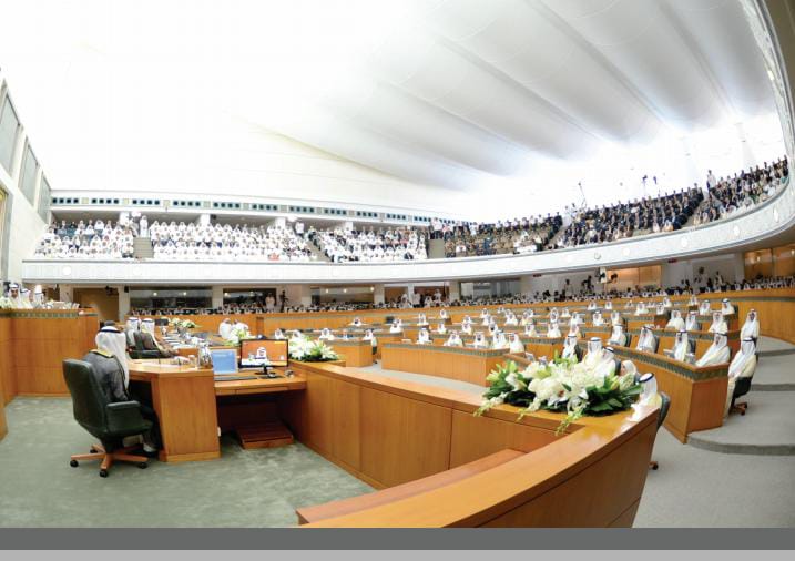 التصنيف المهني لأعضاء مجلس الأمة : الأعضاء القضاة والمحامون والقانونيون في تاريخ مجلس الأمة