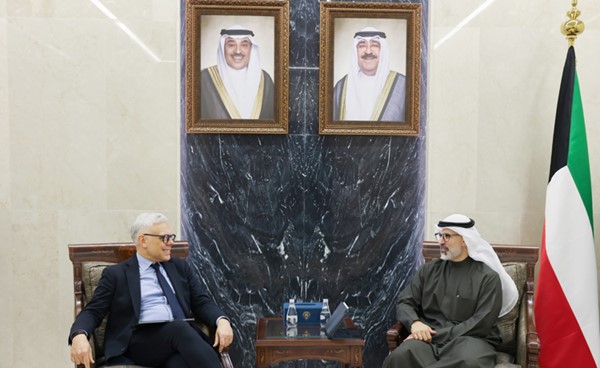 نائب وزير الخارجية بحث تحديات العمل الإنساني حول العالم