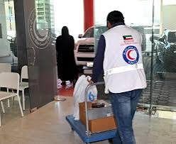 «الهلال الأحمر» تواصل توزيع المساعدات على الأسر المحتاجة