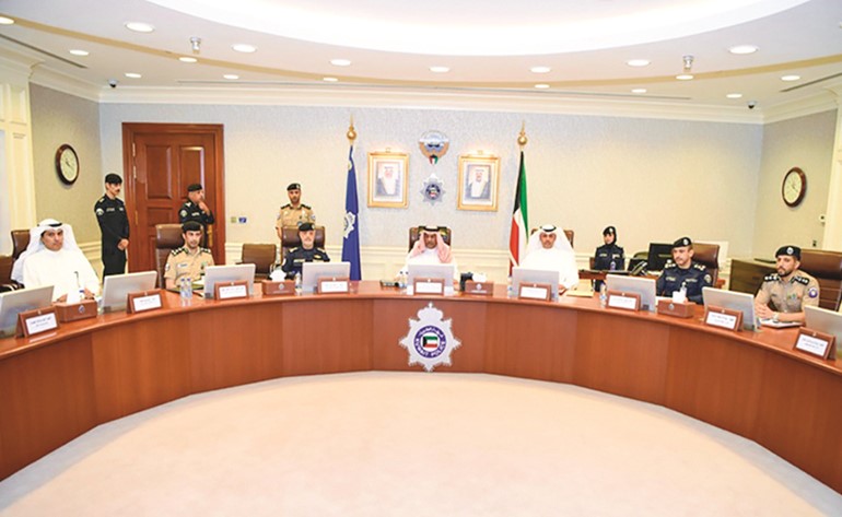 وكيل «الداخلية» ترأس وفد الكويت باجتماع لجنة التنسيق العسكري والأمني مع السعودية